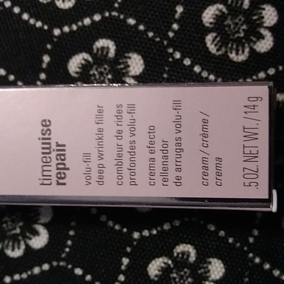 Mary Kay Timewise Repair Volu-fill deep wrinkle filler - Picture 1 of 4